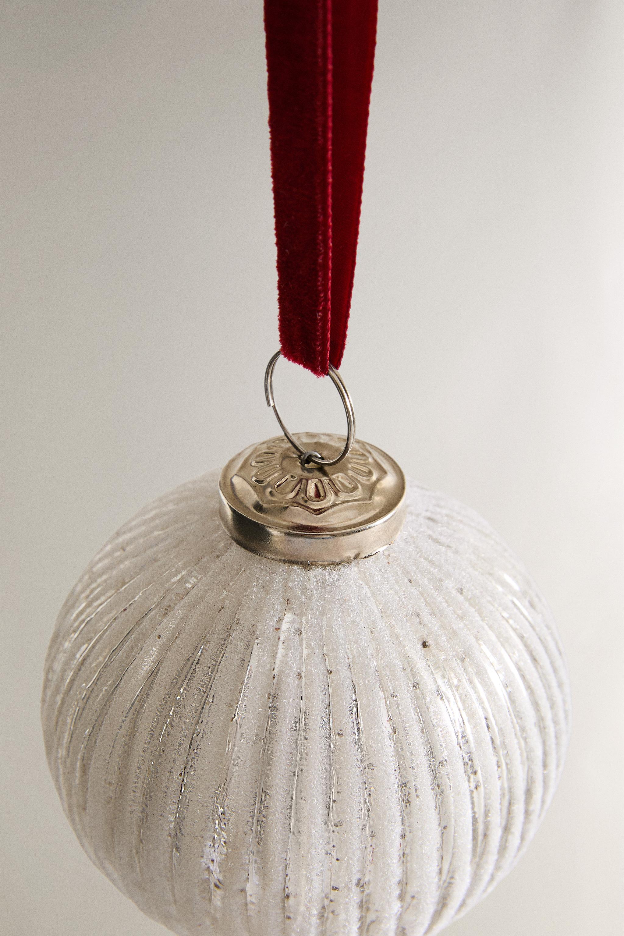 SNOW BALL CHRISTMAS TREE DECORATION